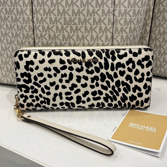MICHAEL KORS
Leather Lg Continental Wristlet Phone Wallet Exotic Print Hair Calf - Picture 1 of 16